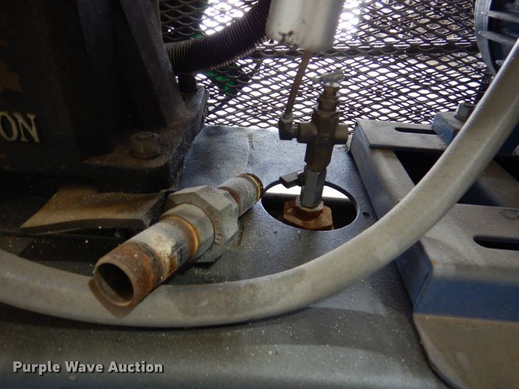 image for item DL2935 Eaton  air compressor