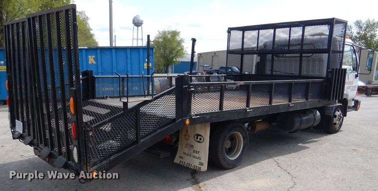 image for item DL2992 2004 Nissan UD1400  flatbed truck