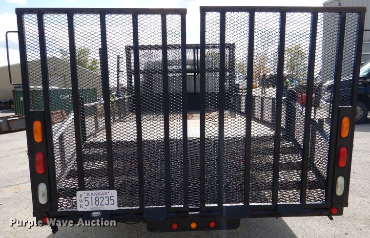 image for item DL2992 2004 Nissan UD1400  flatbed truck