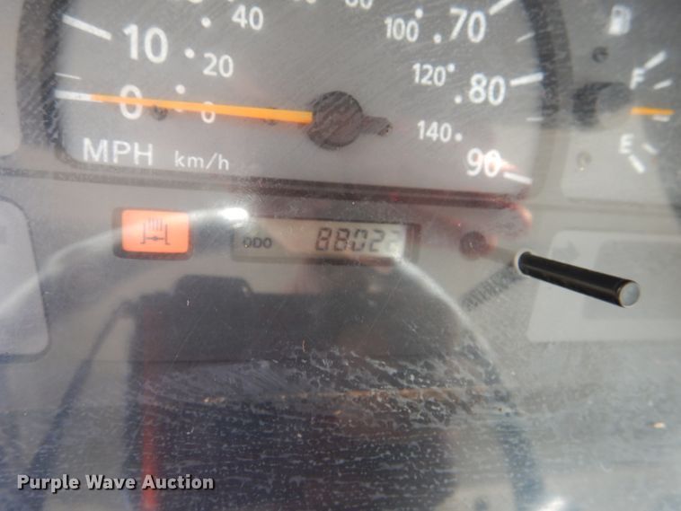 image for item DL2992 2004 Nissan UD1400  flatbed truck