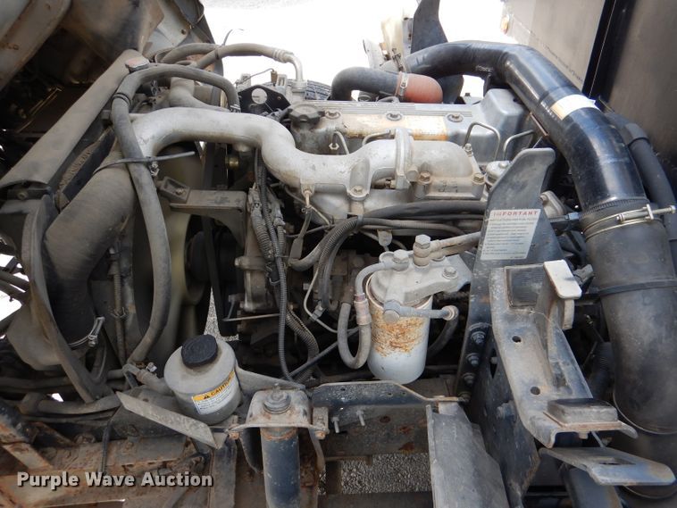 image for item DL2992 2004 Nissan UD1400  flatbed truck