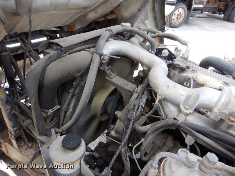 image for item DL2992 2004 Nissan UD1400  flatbed truck