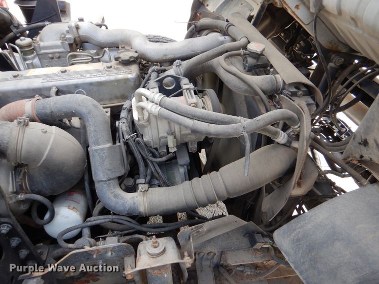 image for item DL2992 2004 Nissan UD1400  flatbed truck