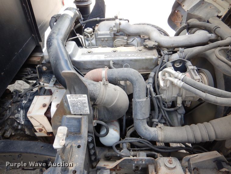 image for item DL2992 2004 Nissan UD1400  flatbed truck