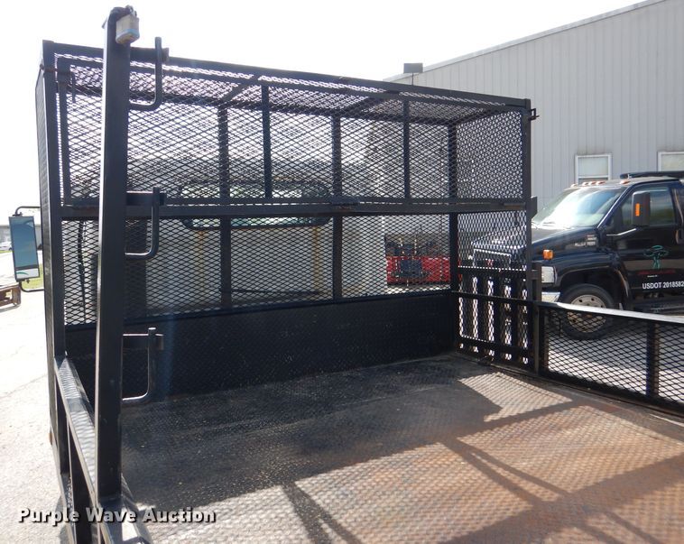 image for item DL2992 2004 Nissan UD1400  flatbed truck