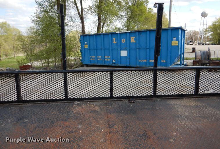 image for item DL2992 2004 Nissan UD1400  flatbed truck