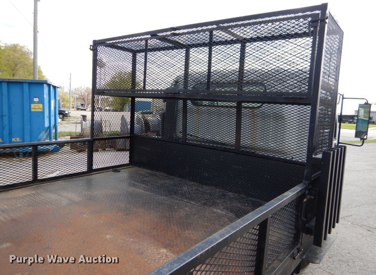 image for item DL2992 2004 Nissan UD1400  flatbed truck