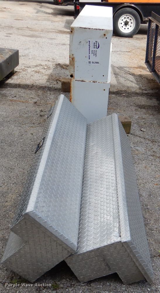 image for item DL2995 (4) toolboxes