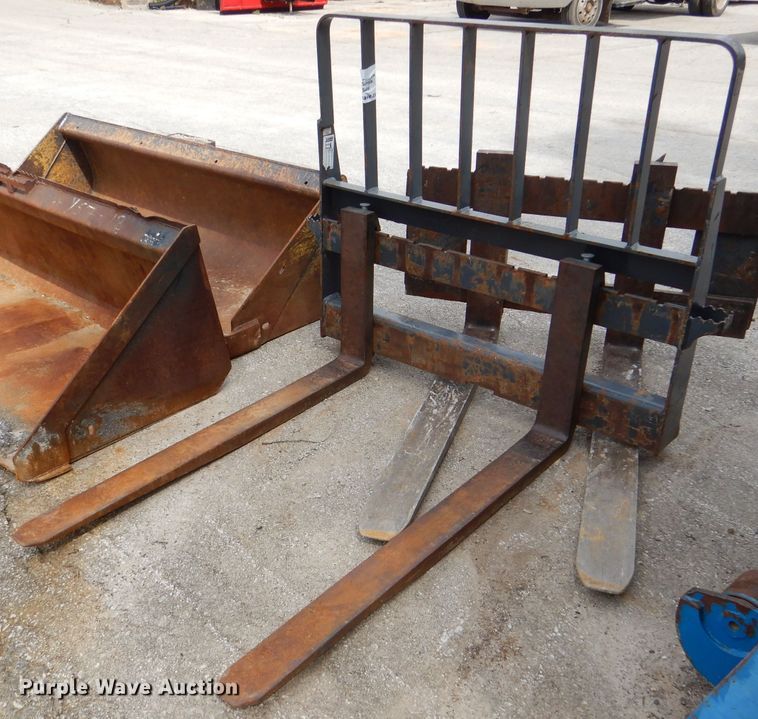 image for item DL8756 Case 48"L skid steer forks