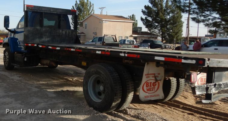 image for item DM2911 2005 Isuzu FTR  flat bed truck