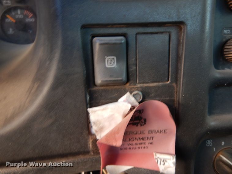 image for item DM2911 2005 Isuzu FTR  flat bed truck