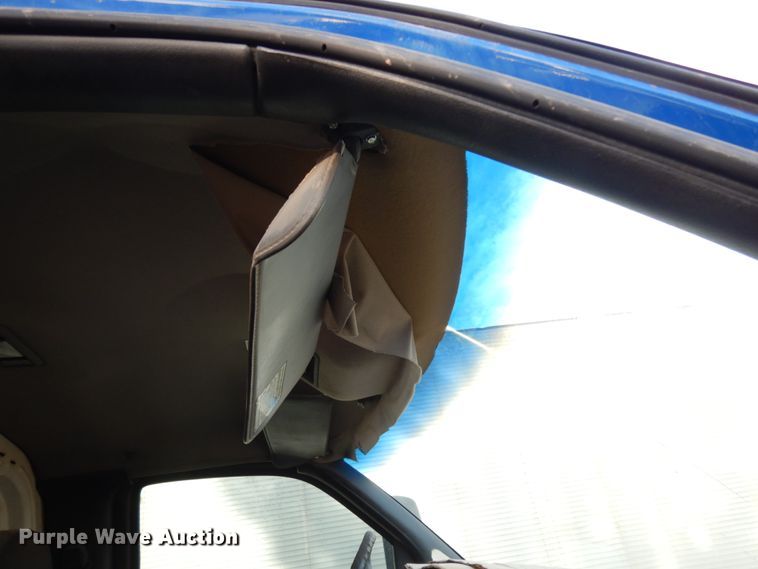 image for item DM2911 2005 Isuzu FTR  flat bed truck