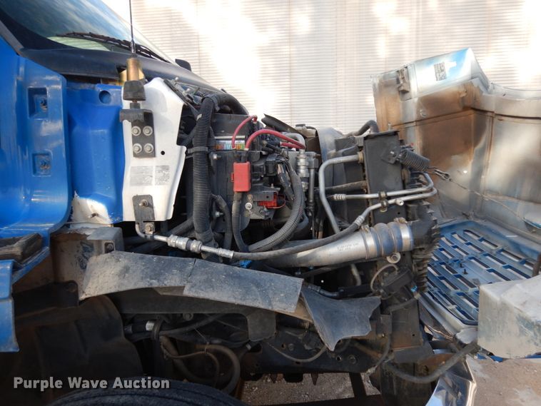 image for item DM2911 2005 Isuzu FTR  flat bed truck