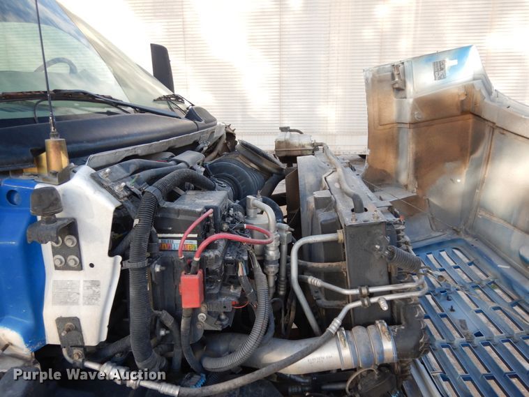 image for item DM2911 2005 Isuzu FTR  flat bed truck