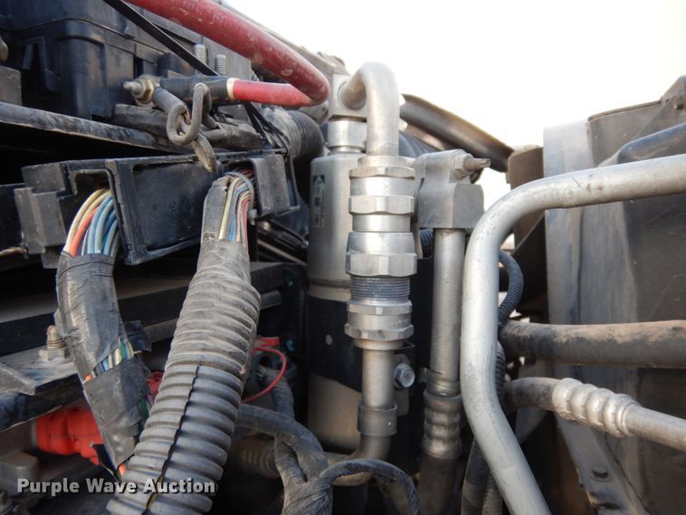 image for item DM2911 2005 Isuzu FTR  flat bed truck