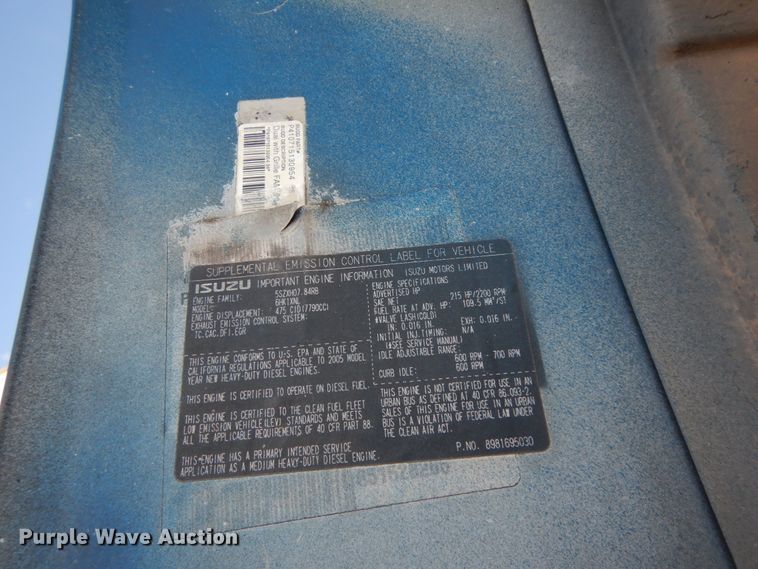 image for item DM2911 2005 Isuzu FTR  flat bed truck