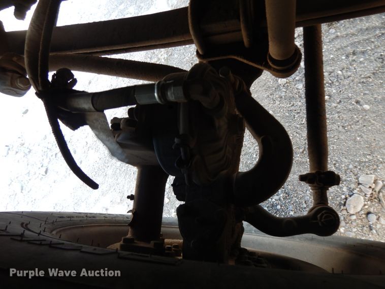 image for item DM2911 2005 Isuzu FTR  flat bed truck