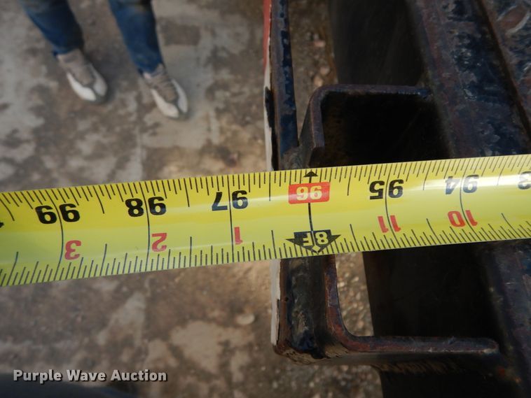 image for item DM2911 2005 Isuzu FTR  flat bed truck