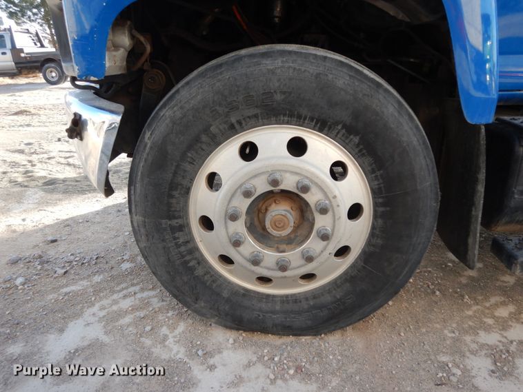 image for item DM2911 2005 Isuzu FTR  flat bed truck