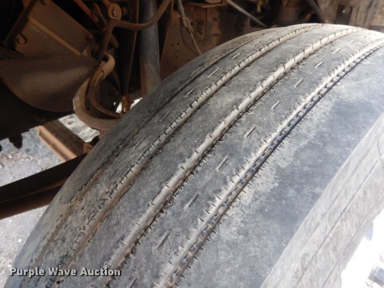 image for item DM2911 2005 Isuzu FTR  flat bed truck