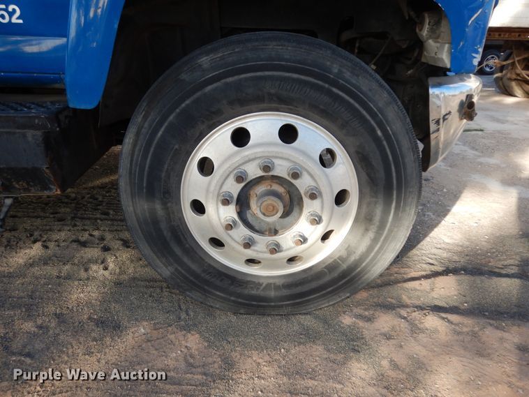 image for item DM2911 2005 Isuzu FTR  flat bed truck