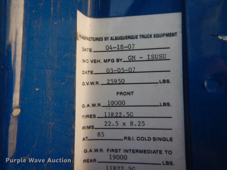 image for item DM2911 2005 Isuzu FTR  flat bed truck