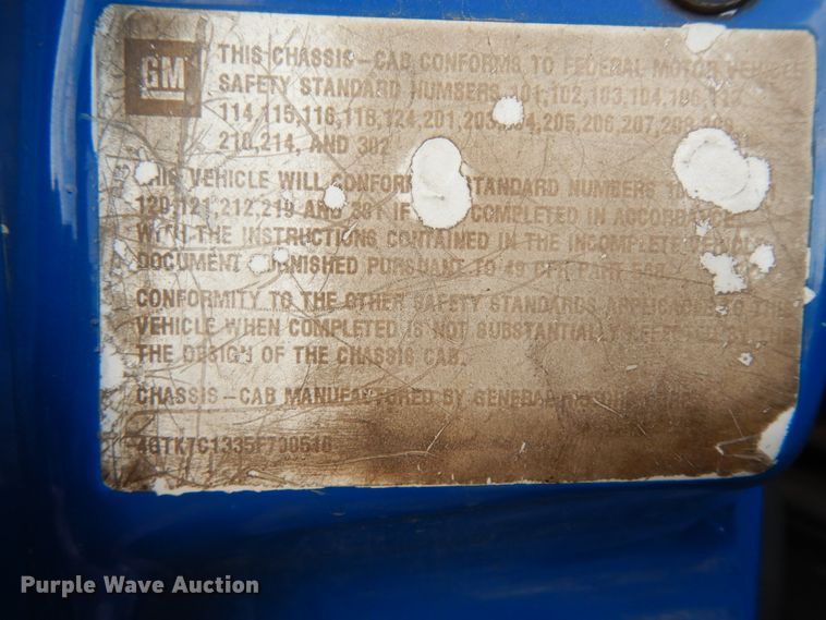 image for item DM2911 2005 Isuzu FTR  flat bed truck