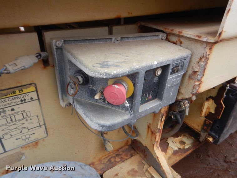 image for item ET9246 2006 JLG 2630ES  scissor lift