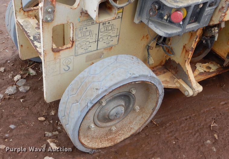 image for item ET9246 2006 JLG 2630ES  scissor lift