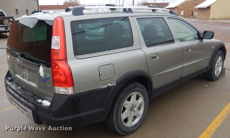 image for item FI9024 2006 Volvo XC70  SUV