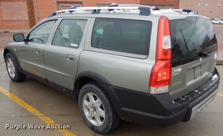 image for item FI9024 2006 Volvo XC70  SUV