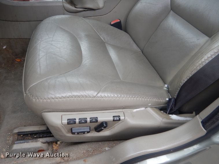 image for item FI9024 2006 Volvo XC70  SUV