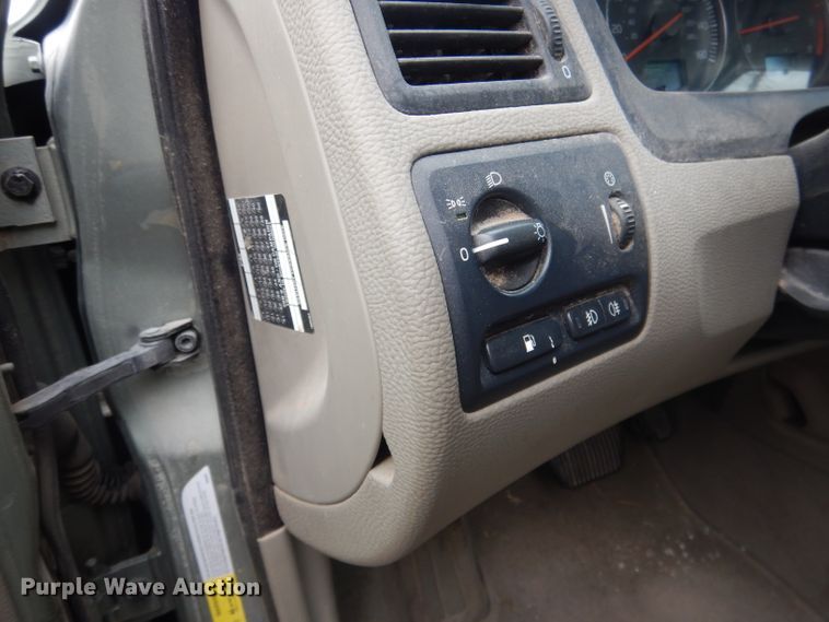 image for item FI9024 2006 Volvo XC70  SUV