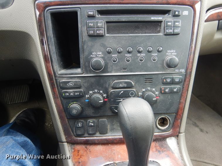 image for item FI9024 2006 Volvo XC70  SUV