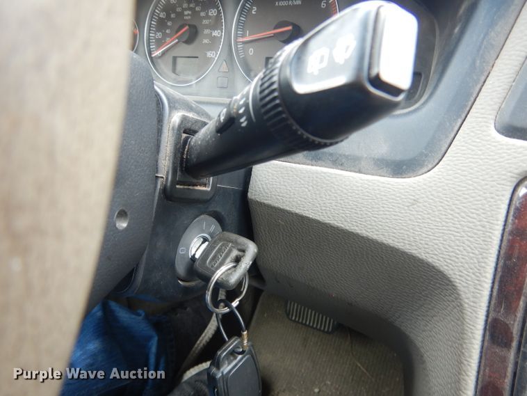 image for item FI9024 2006 Volvo XC70  SUV