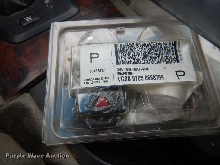 image for item FI9024 2006 Volvo XC70  SUV