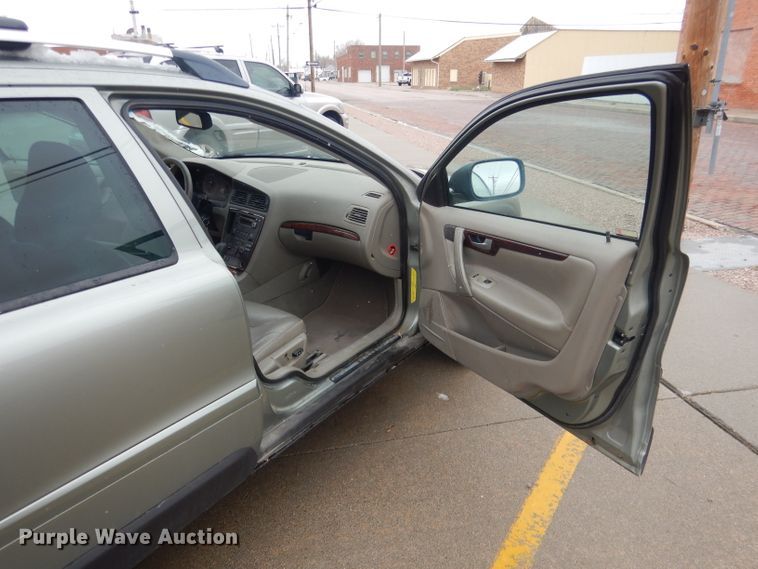 image for item FI9024 2006 Volvo XC70  SUV