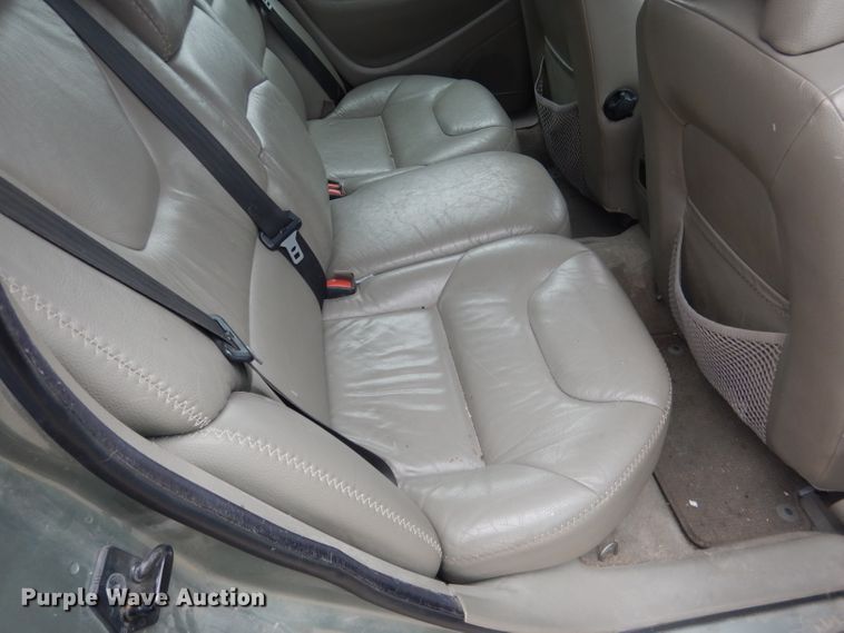 image for item FI9024 2006 Volvo XC70  SUV