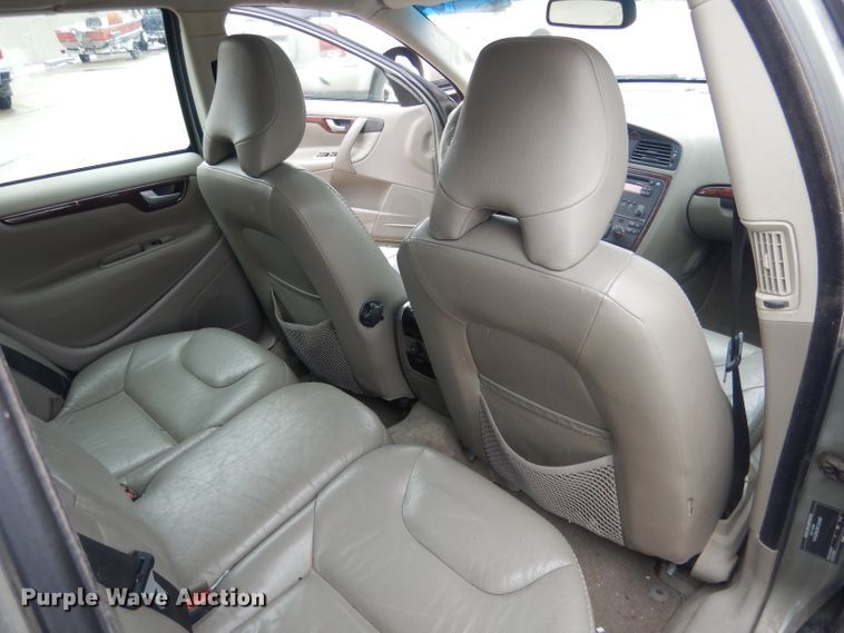 image for item FI9024 2006 Volvo XC70  SUV