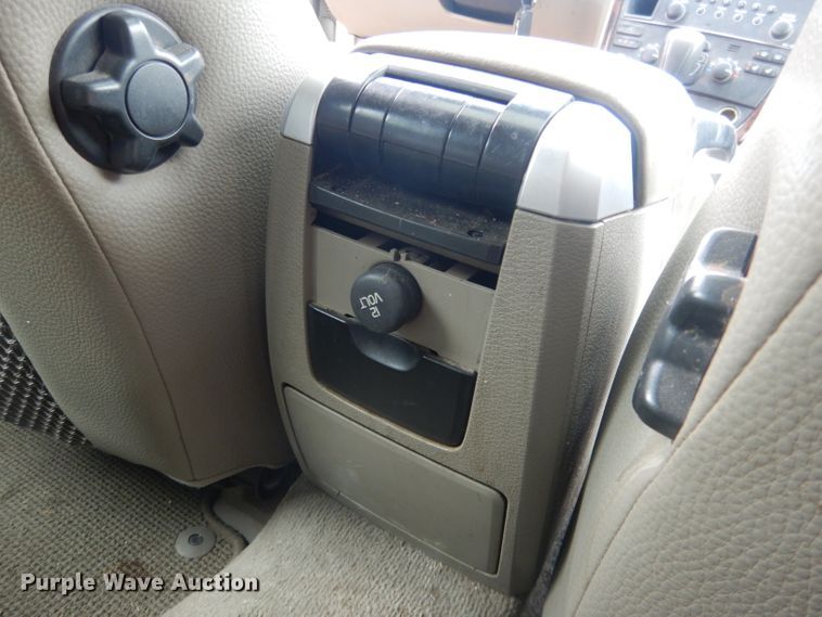 image for item FI9024 2006 Volvo XC70  SUV