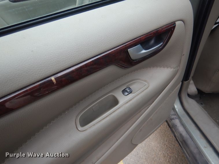 image for item FI9024 2006 Volvo XC70  SUV