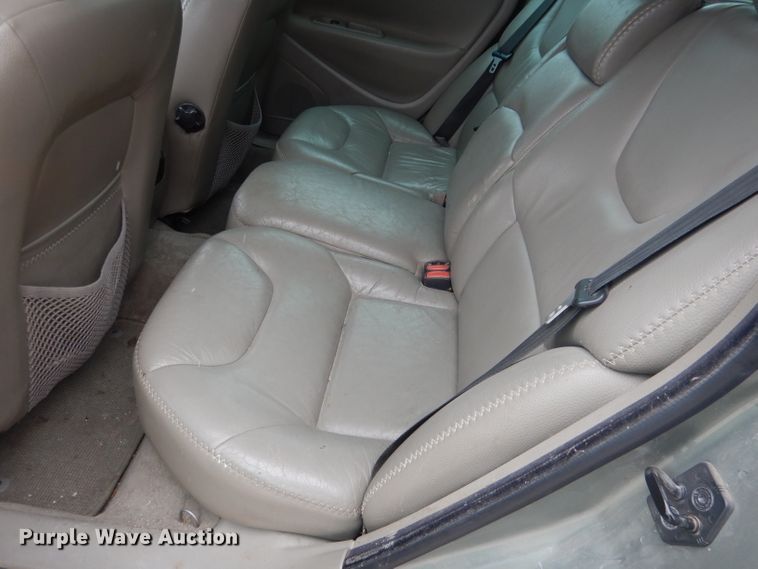 image for item FI9024 2006 Volvo XC70  SUV