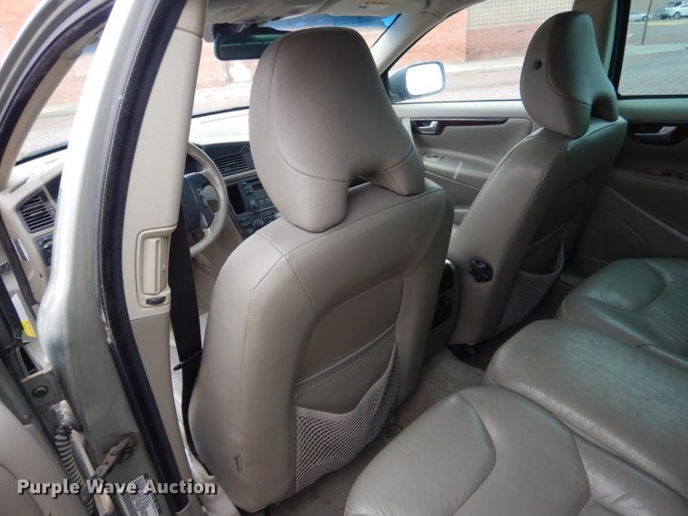 image for item FI9024 2006 Volvo XC70  SUV