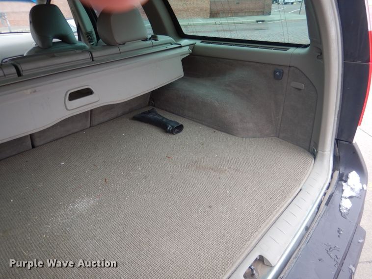 image for item FI9024 2006 Volvo XC70  SUV