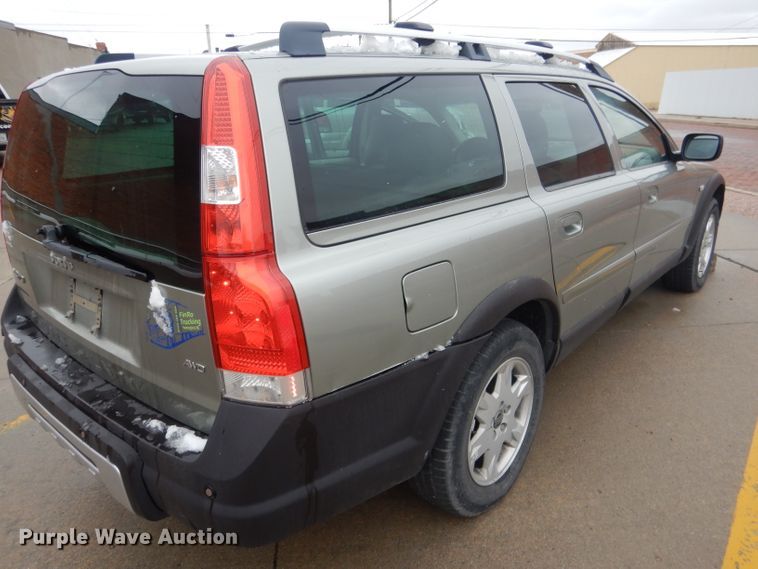 image for item FI9024 2006 Volvo XC70  SUV