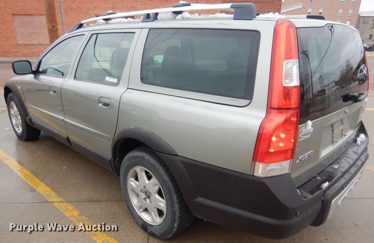 image for item FI9024 2006 Volvo XC70  SUV