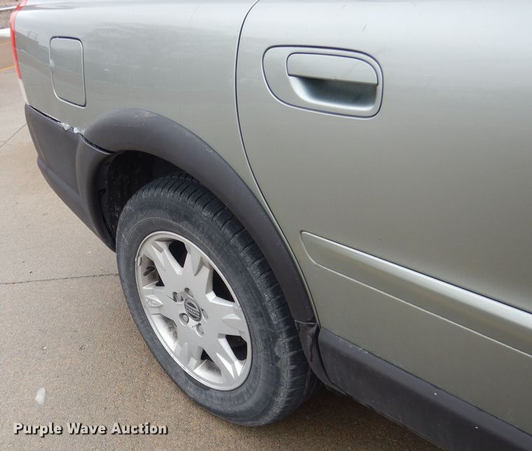 image for item FI9024 2006 Volvo XC70  SUV