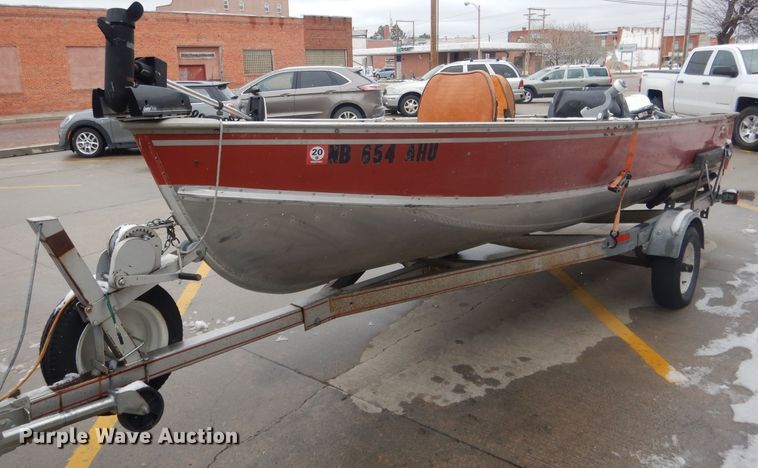 image for item FI9025 1985 Lund American  boat