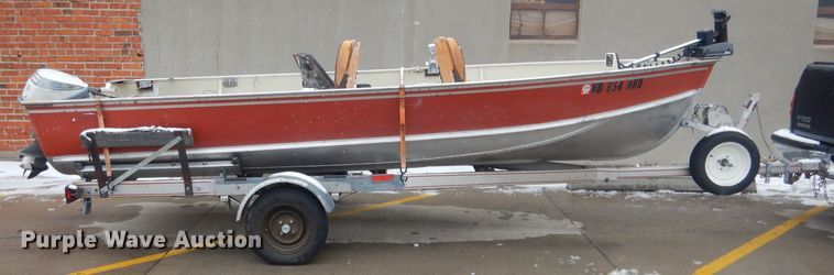 image for item FI9025 1985 Lund American  boat
