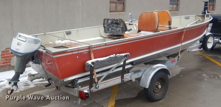 image for item FI9025 1985 Lund American  boat